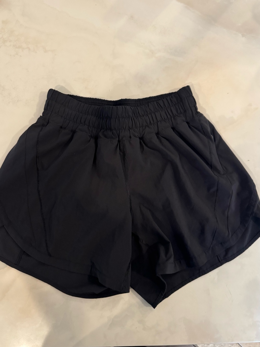 Lululemon track that mid rise lined short 5 inch - Picture 4 of 6